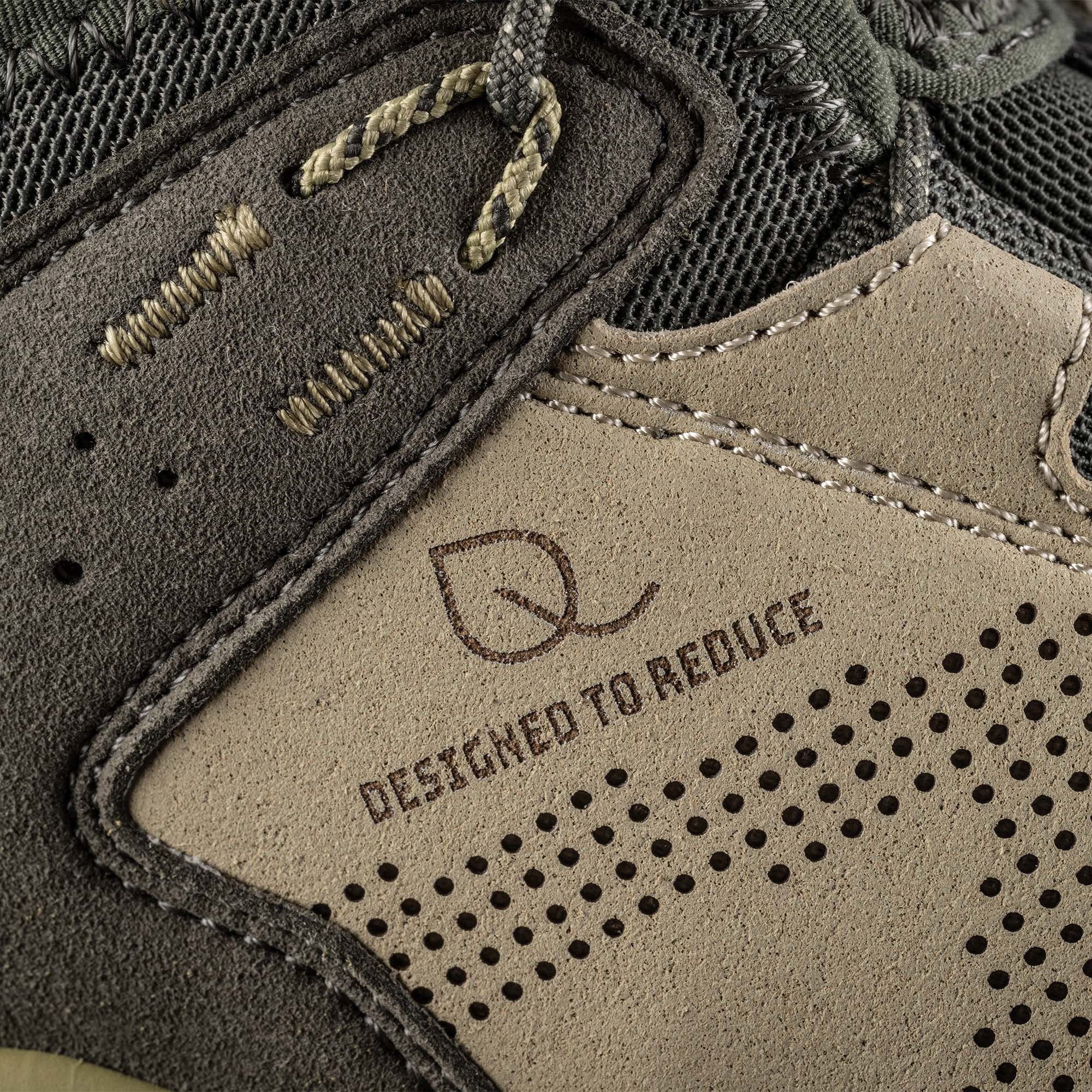 Aku Omnia V-Light Gore-Tex Men Walking Shoes