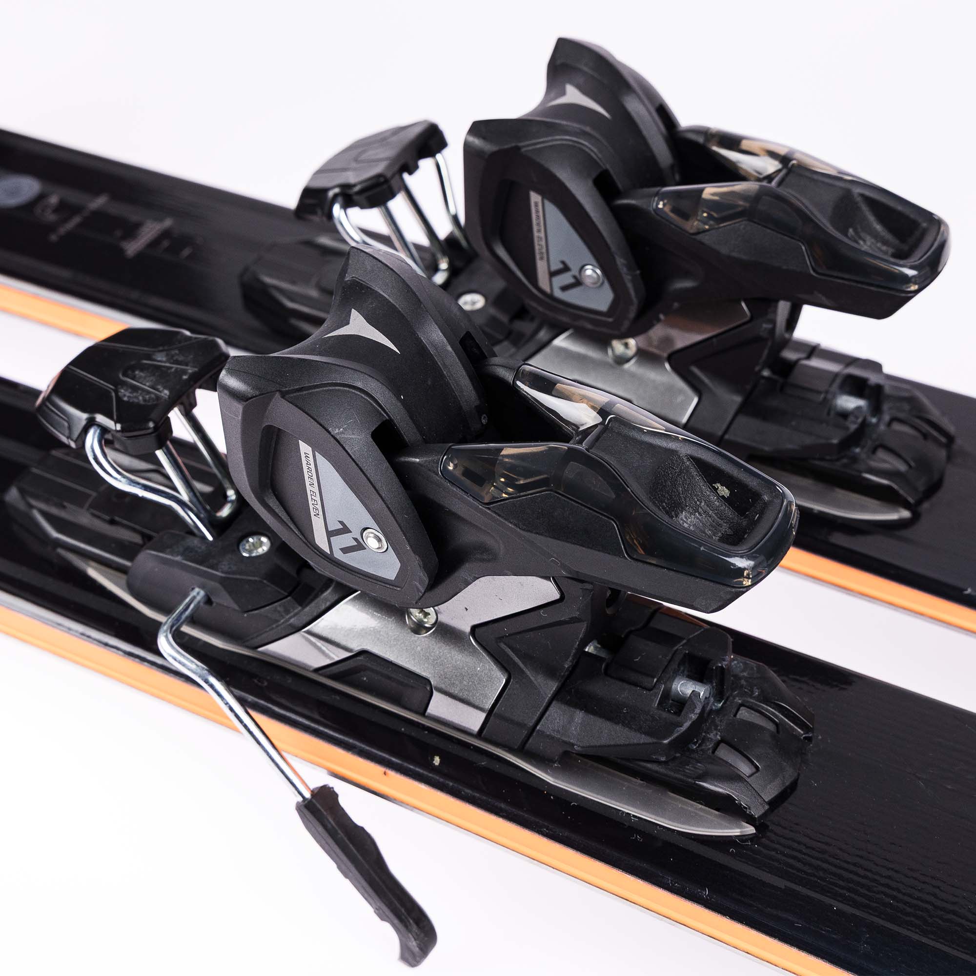 Ex Demo Atomic Maverick 86 C Skis With Atomic Warden Bindings