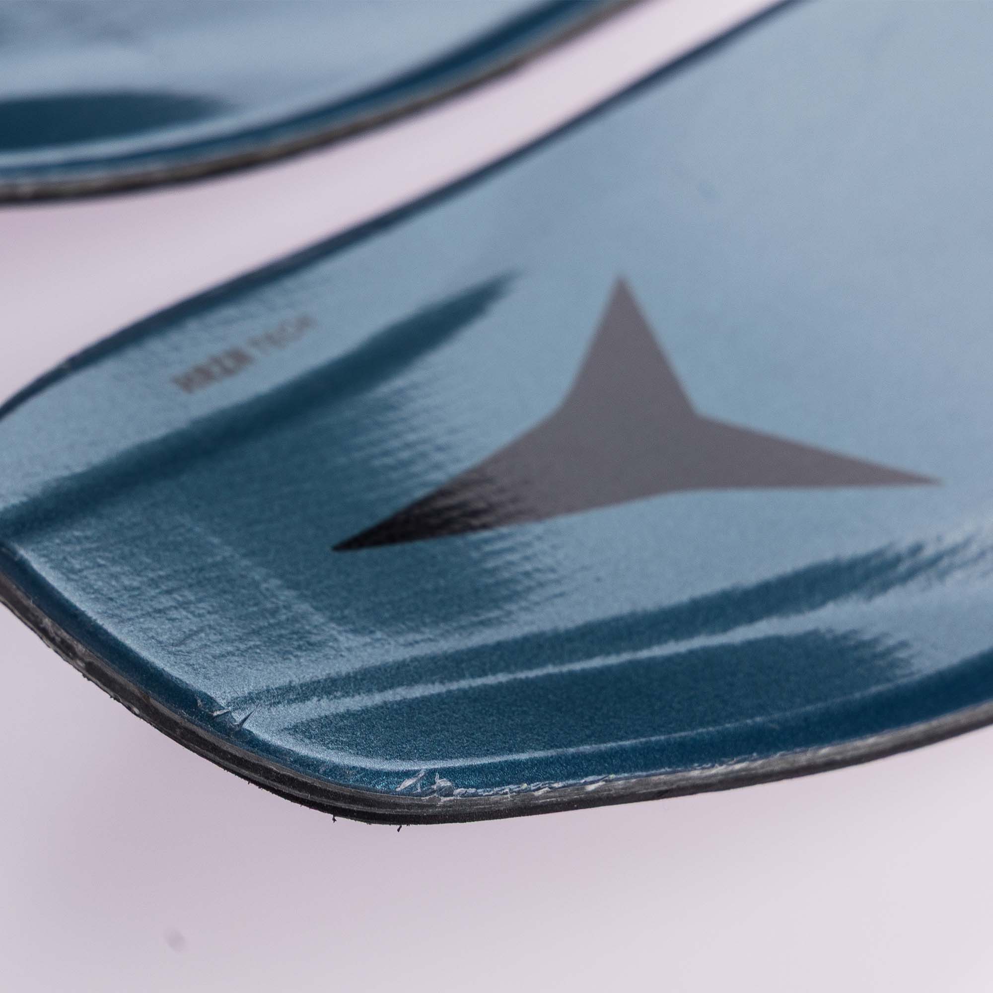 Ex Demo Atomic Maverick 86 C Skis With Atomic Warden Bindings