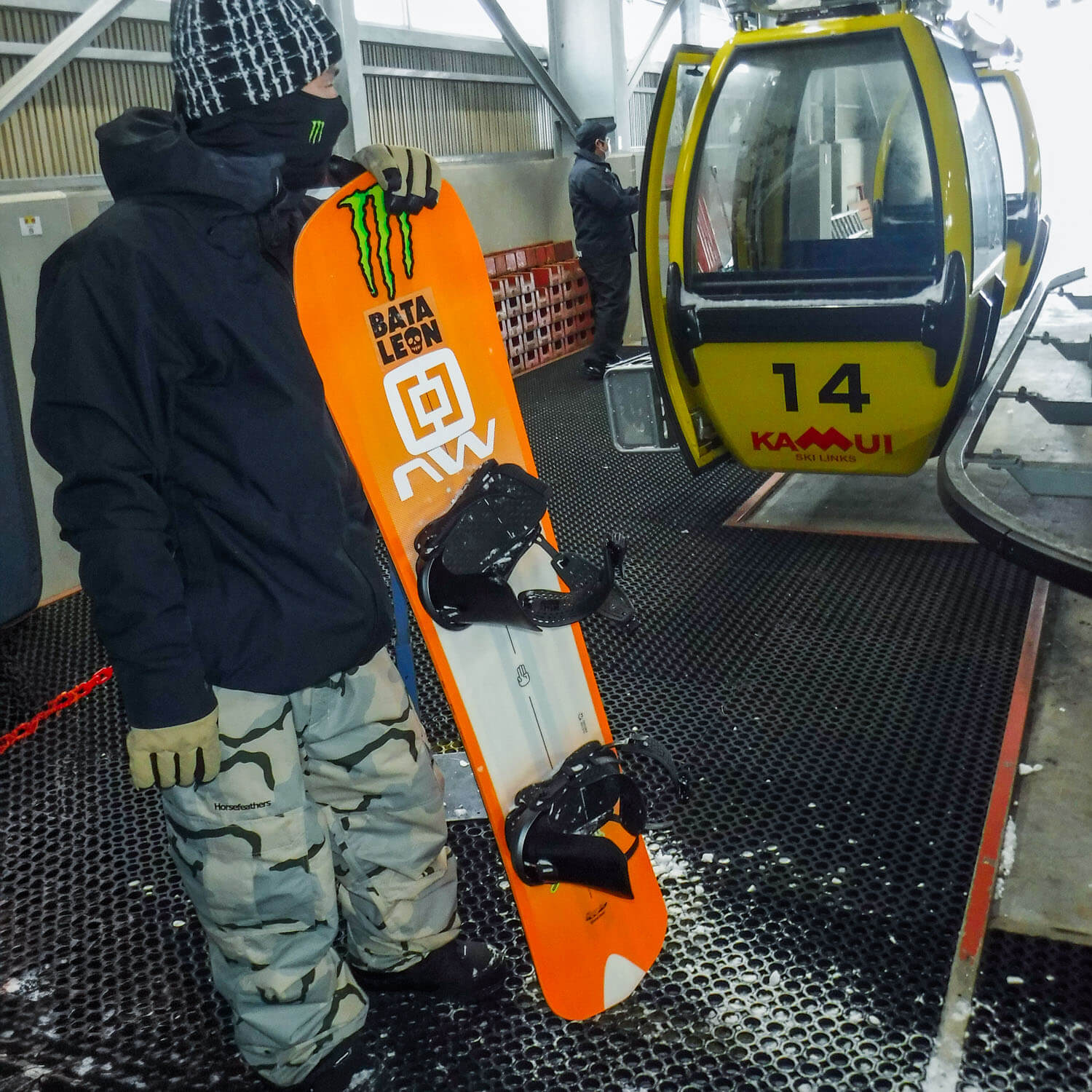 Bataleon The Party Wave All Mountain Snowboard