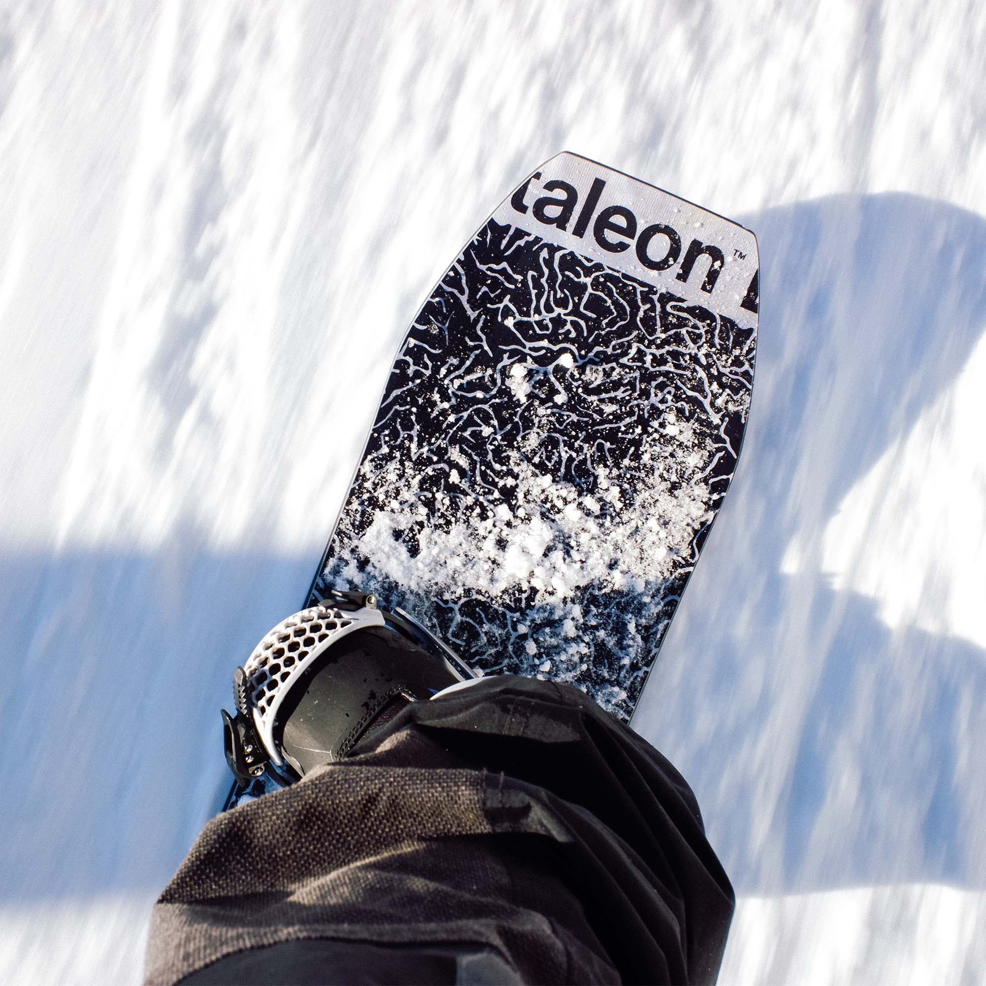 Bataleon スノーボード ブラック/ホワイト Bataleon Thunderstorm Snowboards 2026 | Absolute-Snow