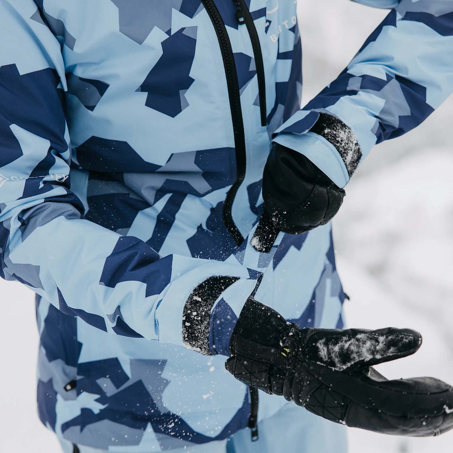 【美品】BURTON ak Upshift GORE-TEX 2L Jacket Women's Burton [ak] Upshift GORE-TEX 2L Jacket | Burton.com