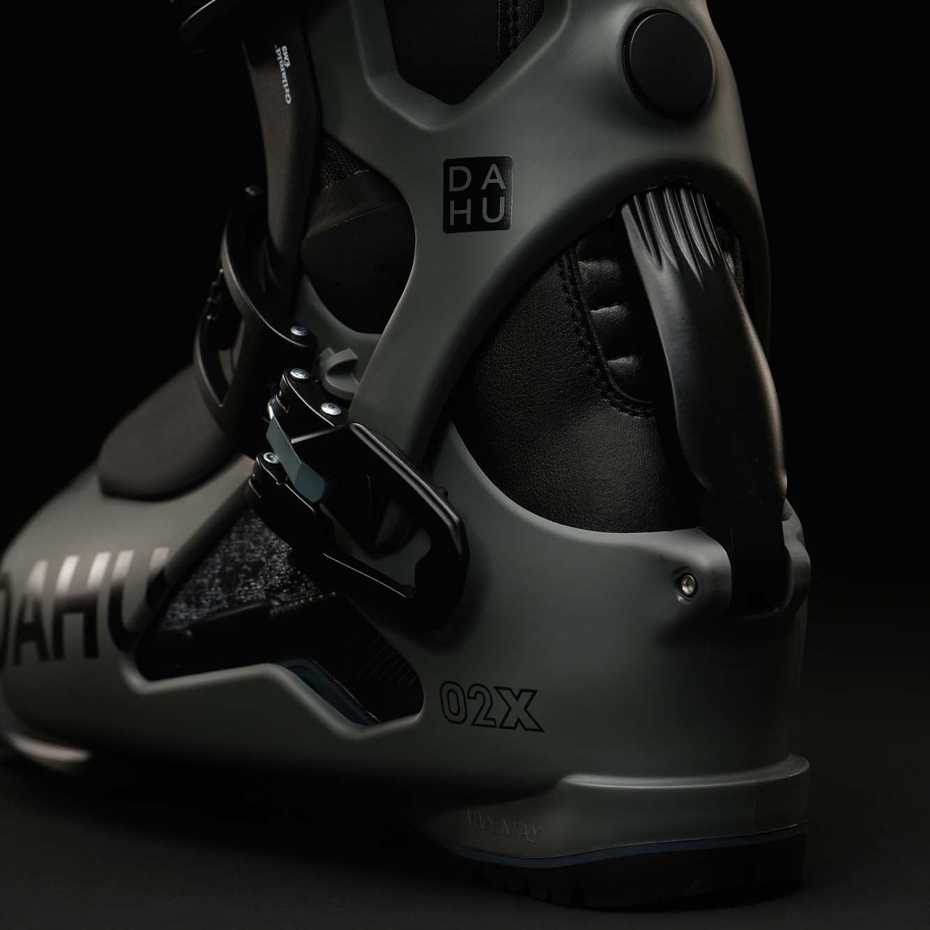 DAHU 02X Ski Boots