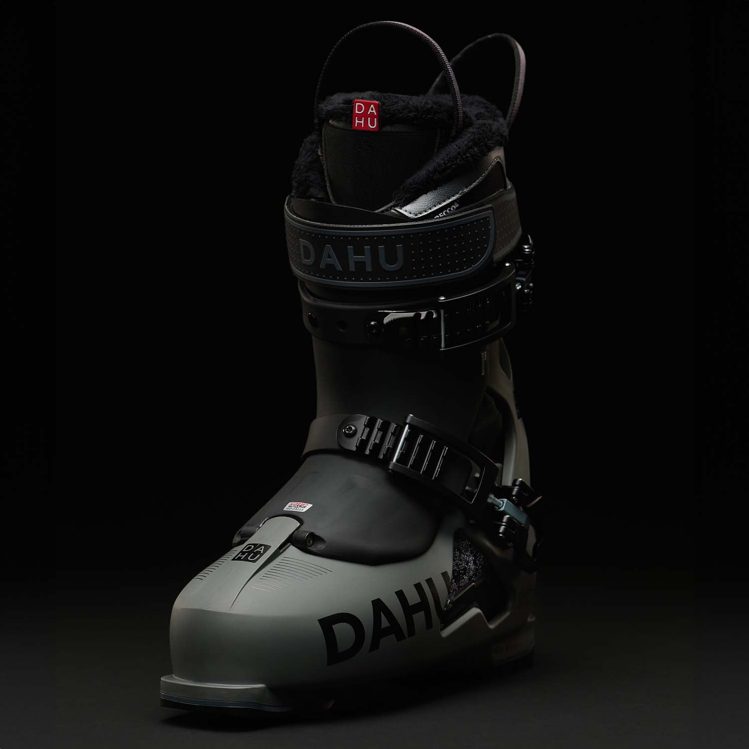 DAHU 02X Ski Boots