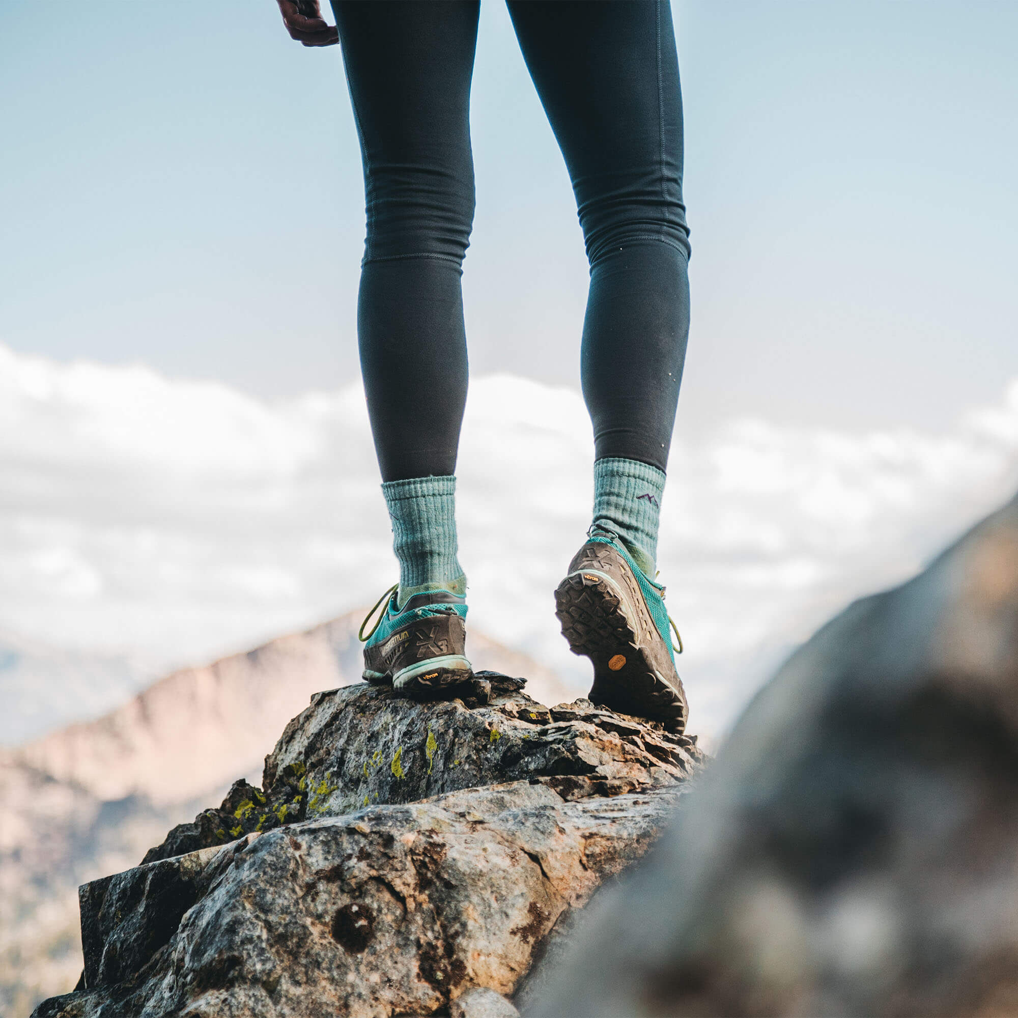 Darn Tough Mid Hiker Micro Crew Cushion Women's Hiking Socks