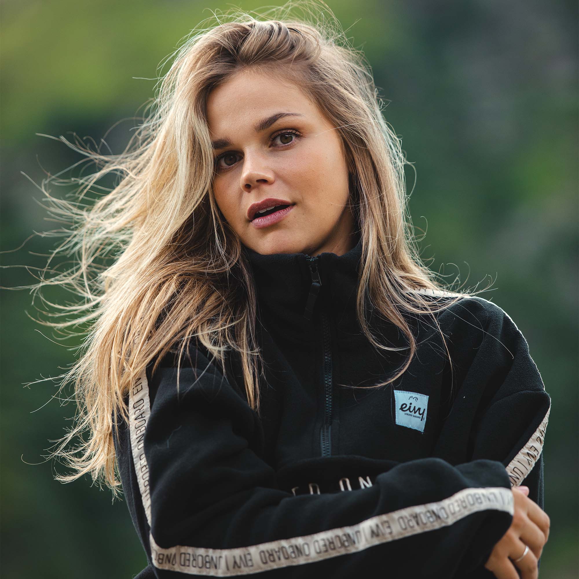 Eivy Ball Women's Pullover Fleece