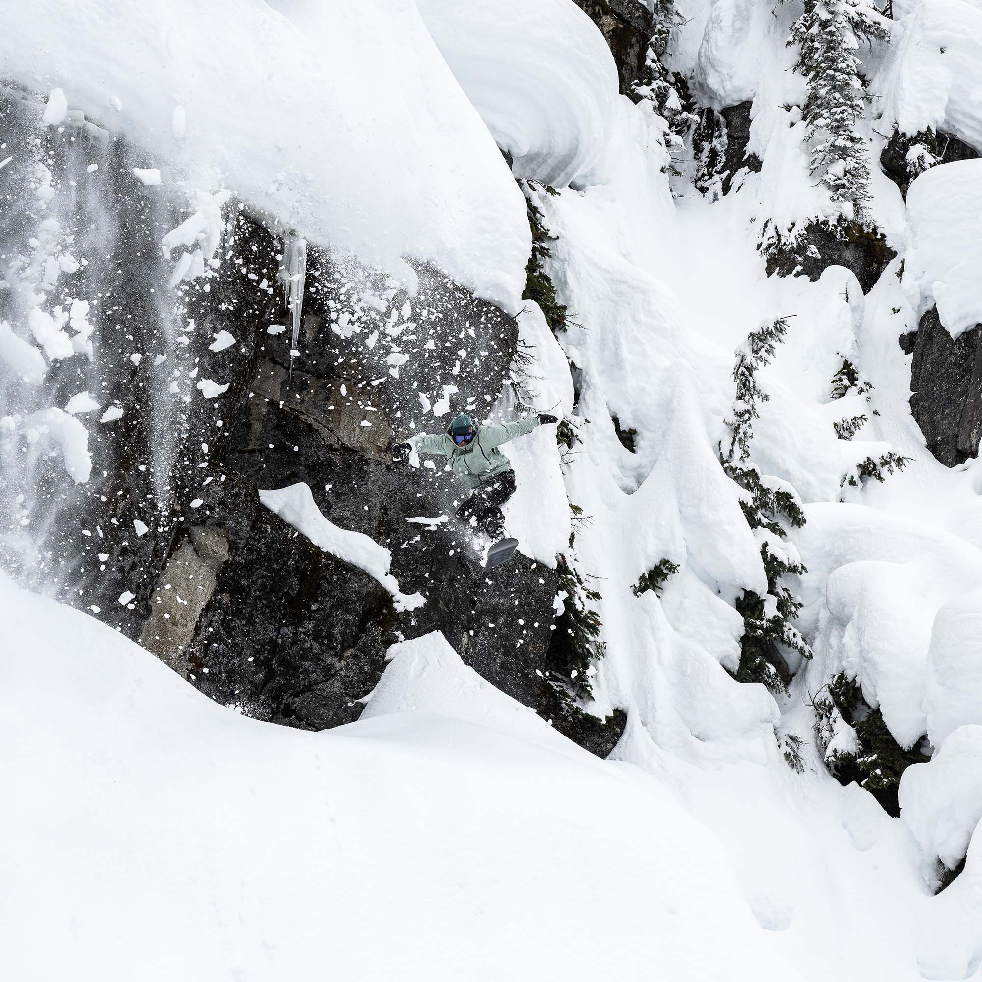 GNU Banked Country All Mountain/Backcountry Snowboard