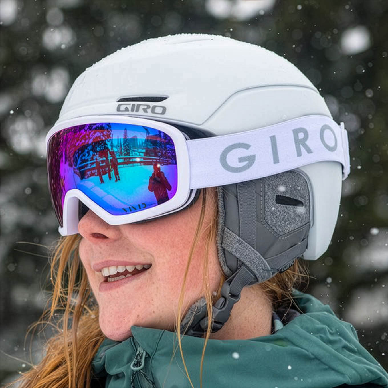 Giro Avera Ski/Snowboard Helmet