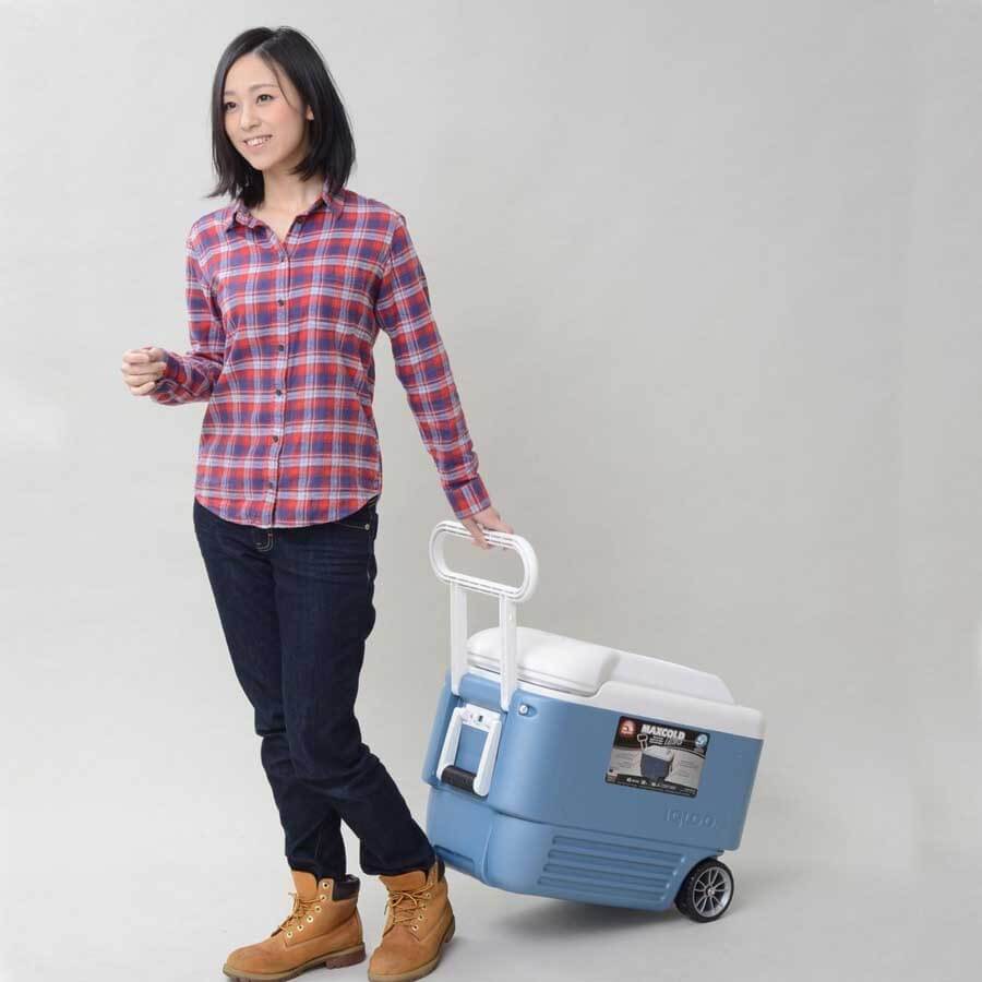 Igloo Maxcold 40 Roller Wheeled Camping Cool Box