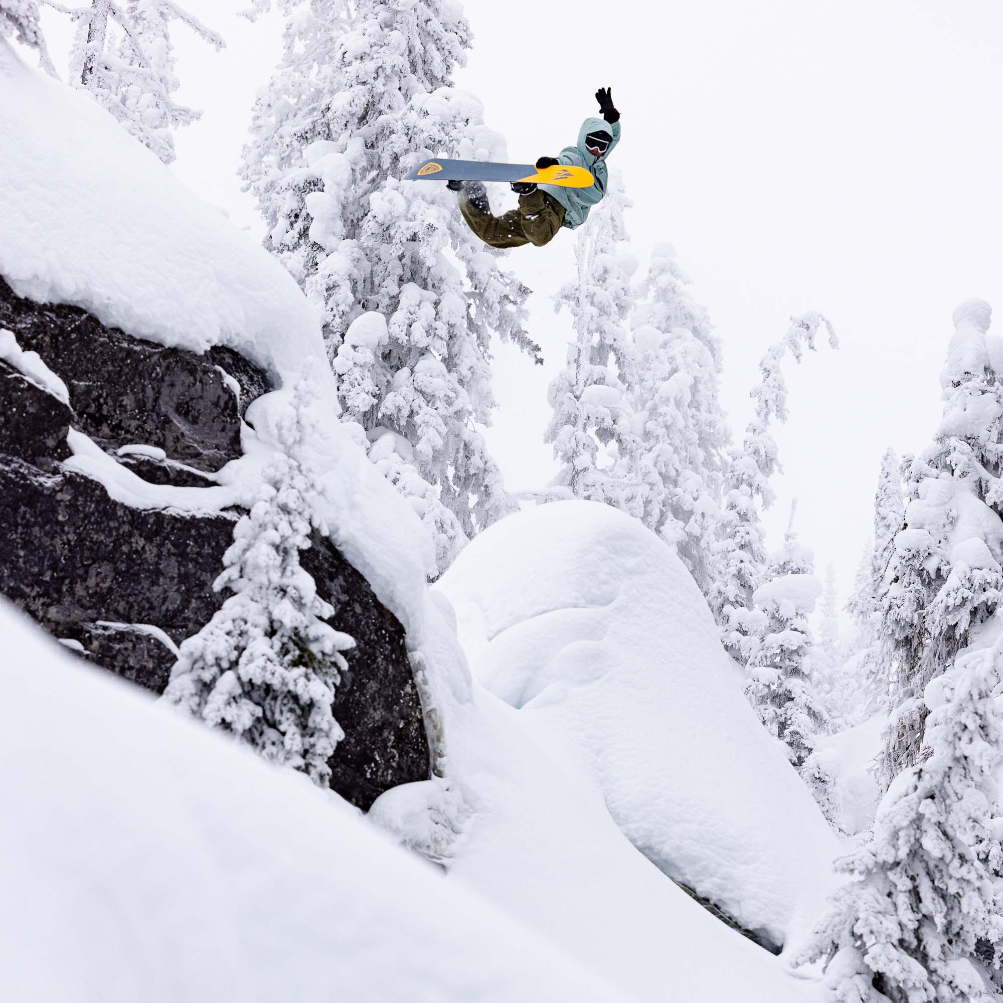 Jones Frontier 2.0 Powder/Freeride Snowboard