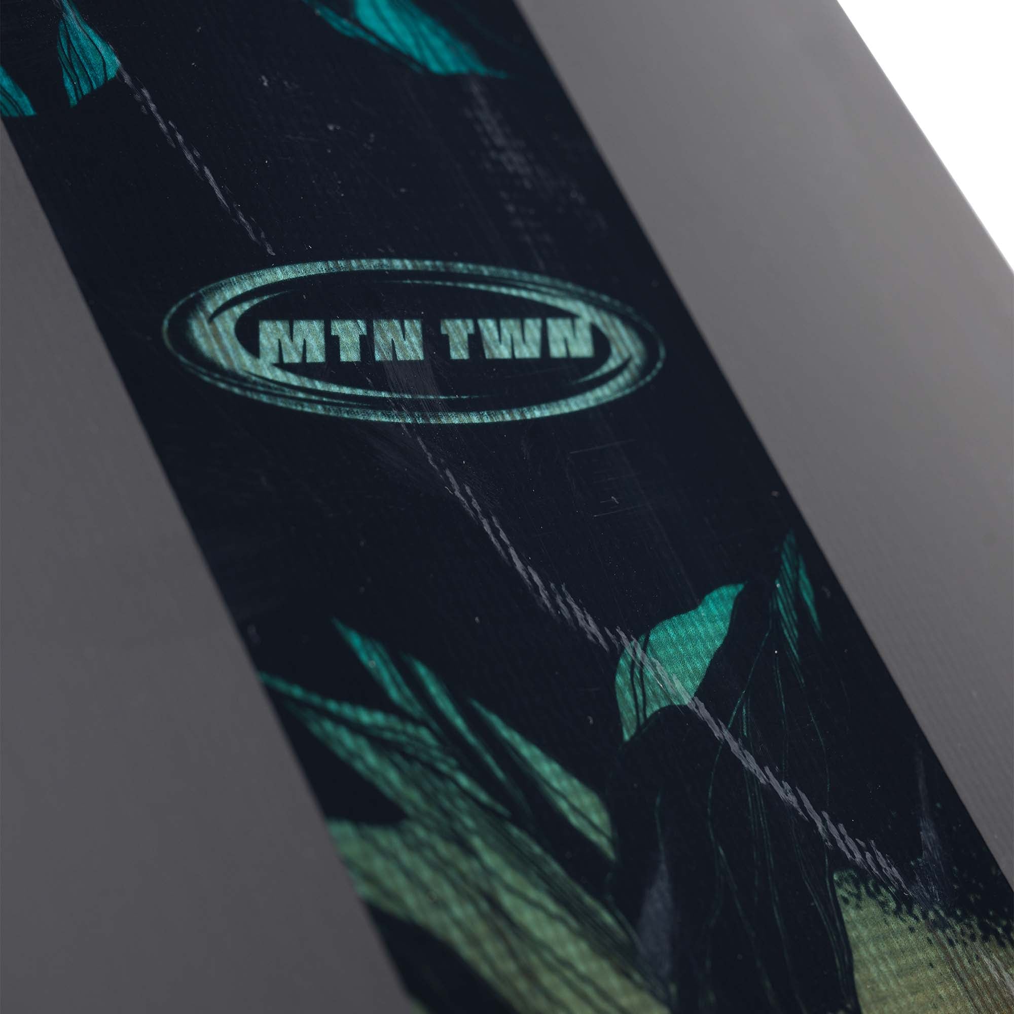 Jones Mountain Twin All Mountain/Freestyle Snowboard