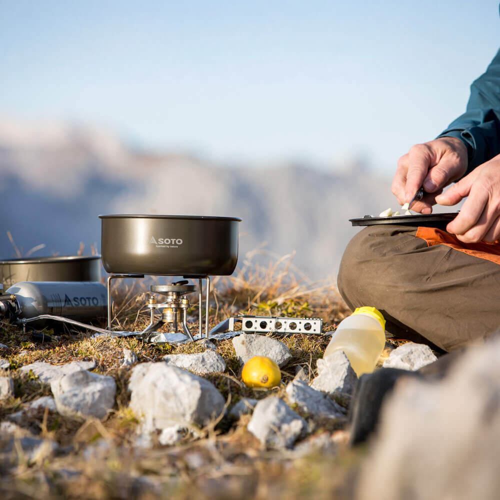 Soto Stormbreaker Stove + Fuel Bottle Multifuel Expedition Stove