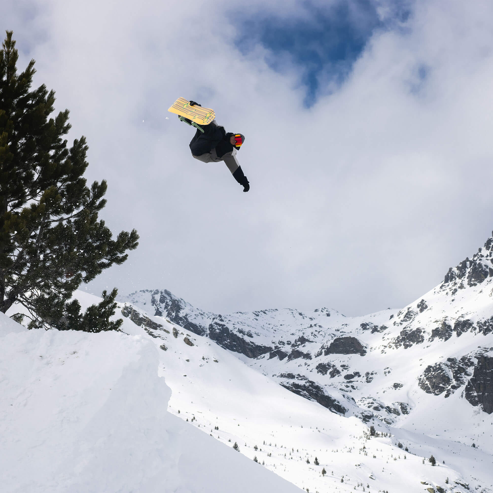 Volcom Brighton Pullover Ski & Snowboard Jacket