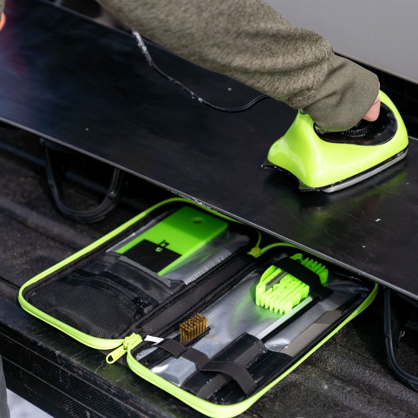 Dakine Super Tune Snowboard/Ski Tuning Kit
