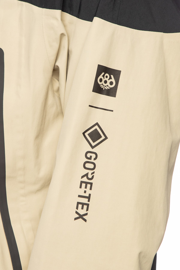 686 Gore-Tex Hydrastash Sync Snowboard/Ski Jacket