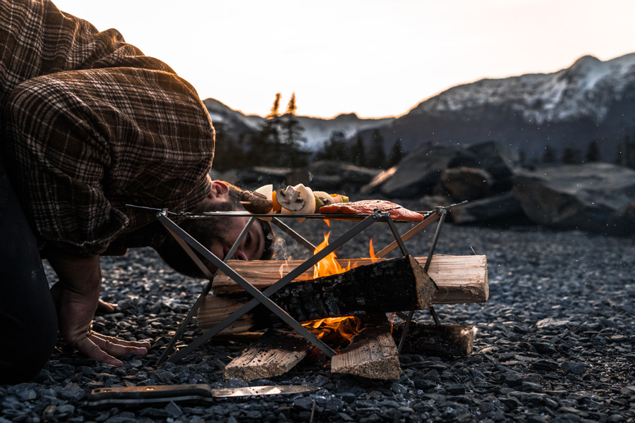 Wolf & Grizzly Grill M1 Camping & Backpacking Grill