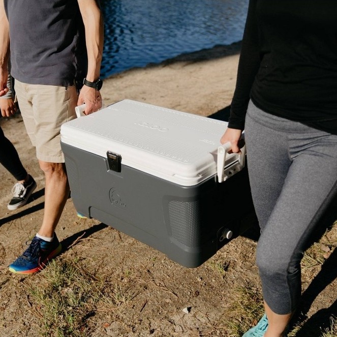 Igloo Maxcold 70 Camping Cool Box