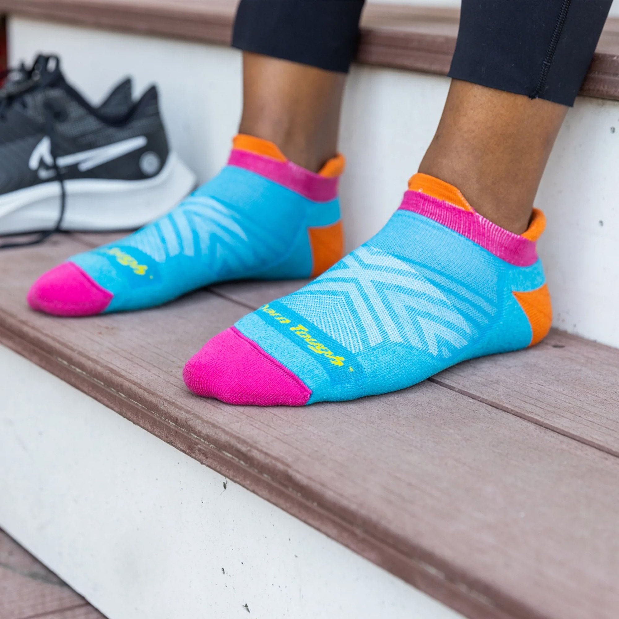 Darn Tough Run No-Show Tab Cushion UL Women's Running Socks