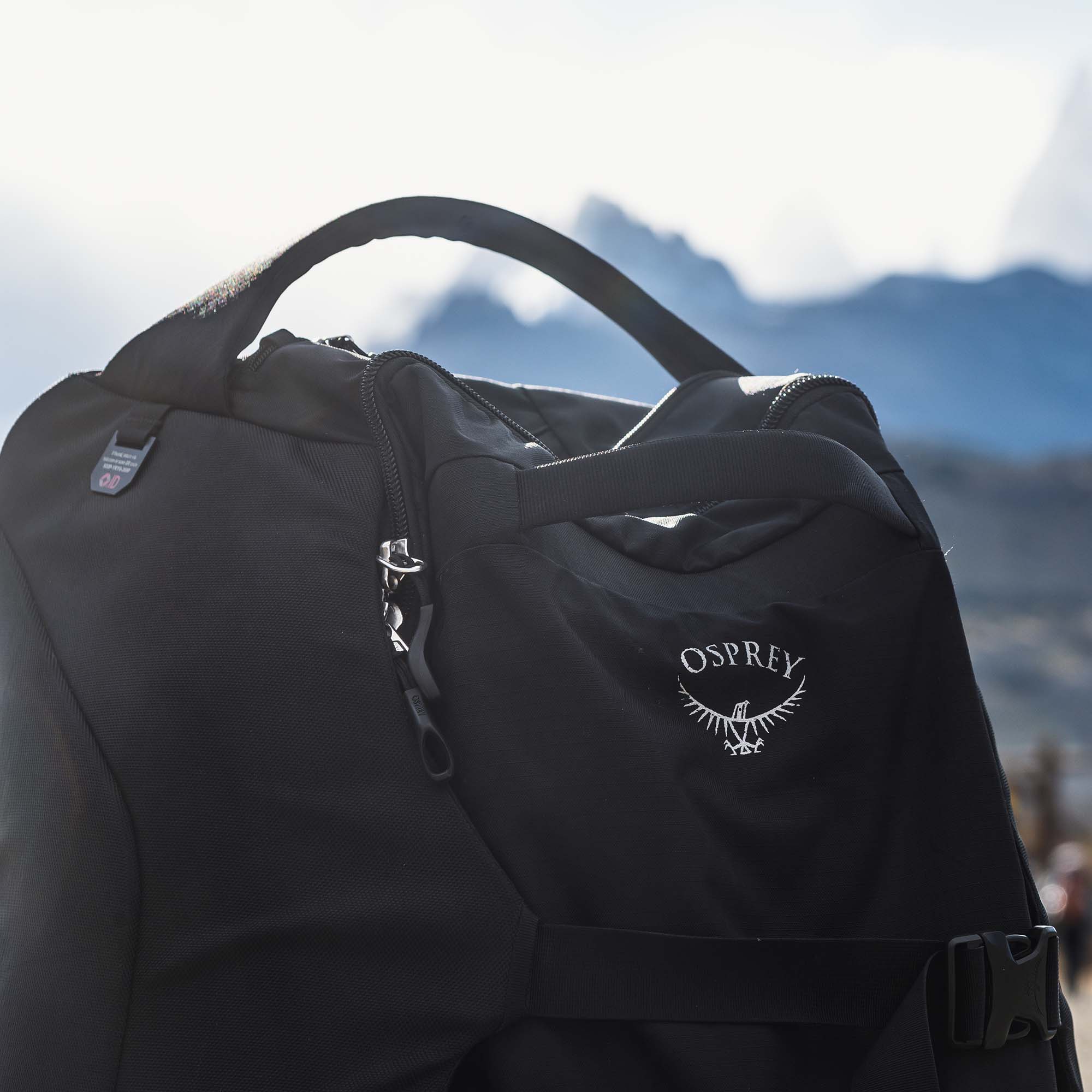 Osprey Sojourn Shuttle 130 Wheeled Duffle/Suitcase