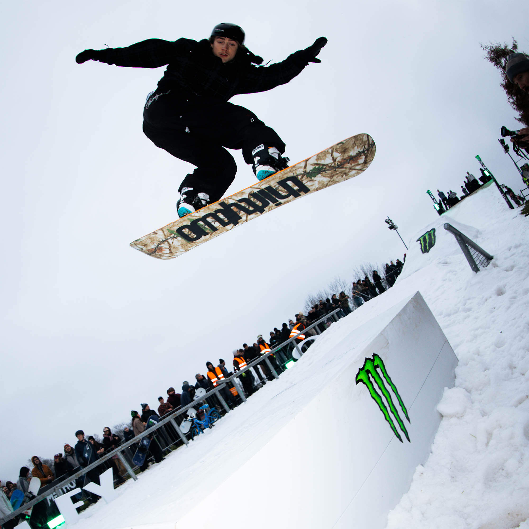 ThirtyTwo T32M All Mountain/Freestyle Snowboard