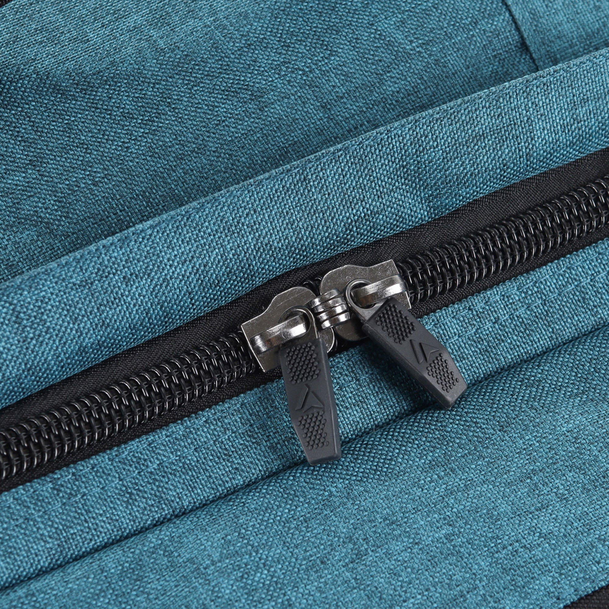 Surfanic Maxim 3.0 120L Wheeled Suitcase