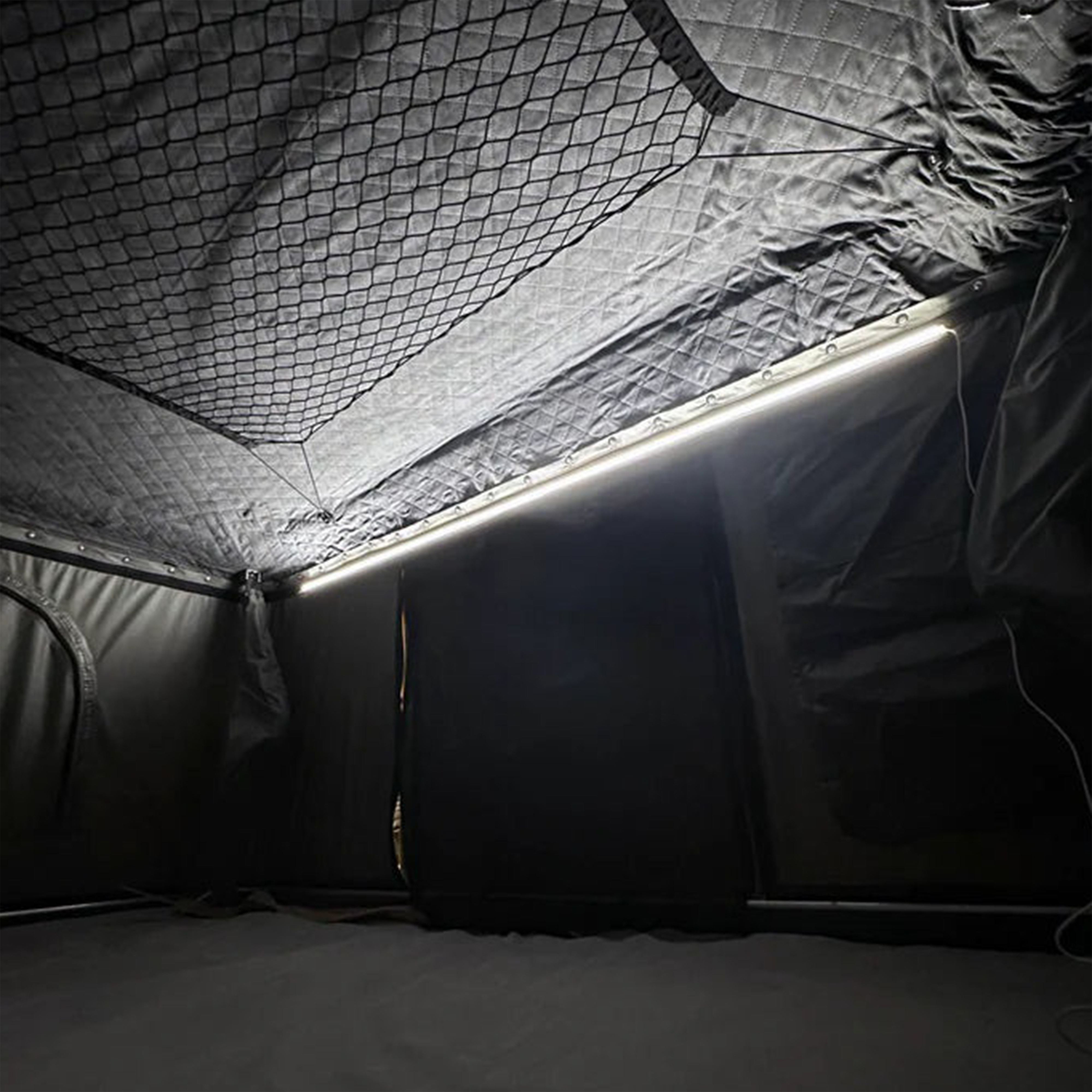 Ventura XL Fibreglass Hardshell Roof Tent